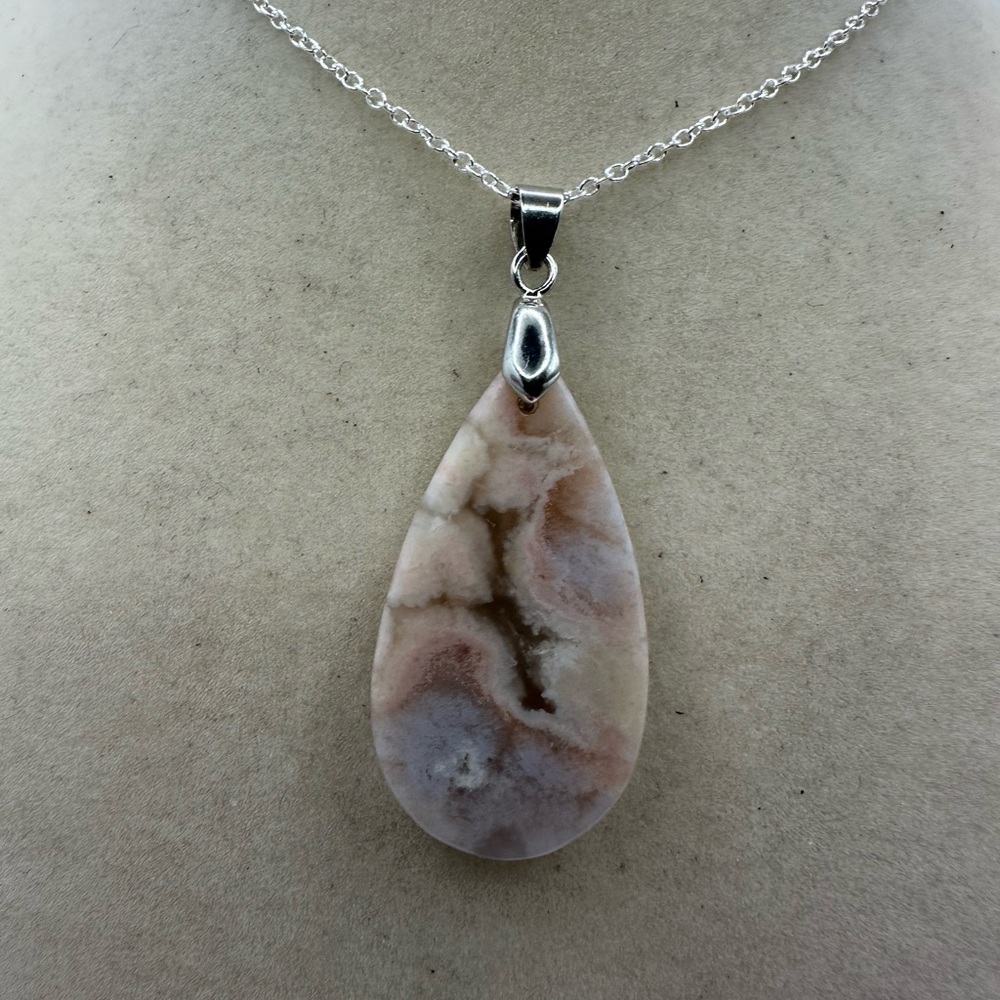 Beautiful Flower Agate Teardrop Pendant Necklace on Silver Box Chain